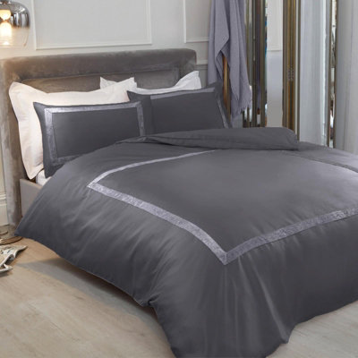 Sienna Crushed Velvet Border Duvet Cover with Pillowcase, Silver - Single