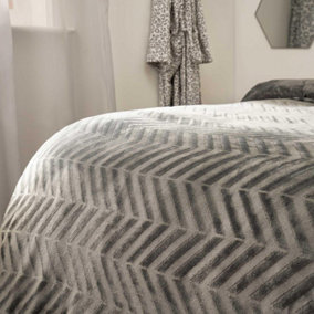 Sienna Herringbone Flannel Fleece Duvet Cover Bedding Set, Charcoal - Single