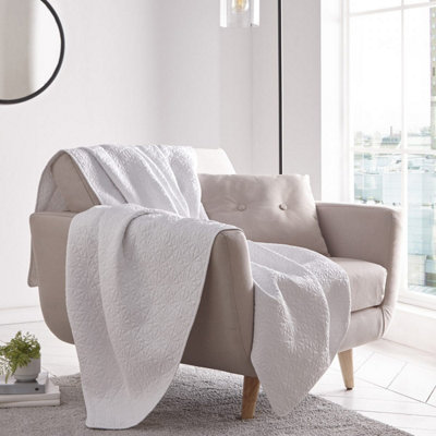 Silentnight Luxury Matalasse Bed Throw White 150 x 200cm DIY at B&Q