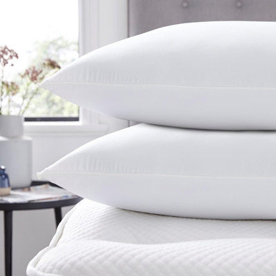 Silent night soft touch memory store foam pillow