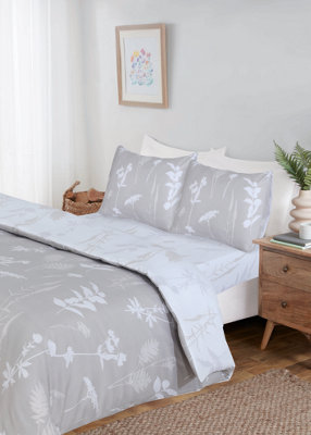 Silhouette Leaves Microfibre Complete Duvet Set with Fitted Sheet