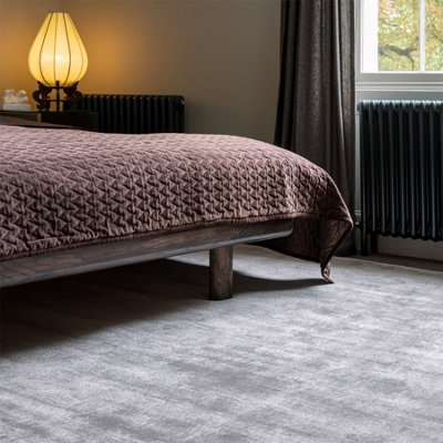 Silver Handmade , Luxurious , Modern , Plain Easy to Clean Viscose Rug for Living Room, Bedroom - 120cm X 170Cm