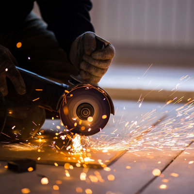 Silverline DIY Angle Grinder 115mm 571295 Power Tools 650W - 6