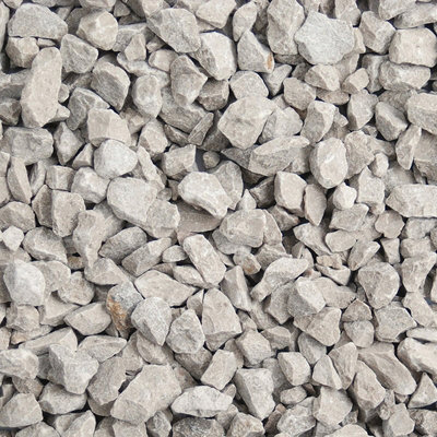 simpa 14mm Grey Limestone Chippings Bag 20kg DIY at B&Q