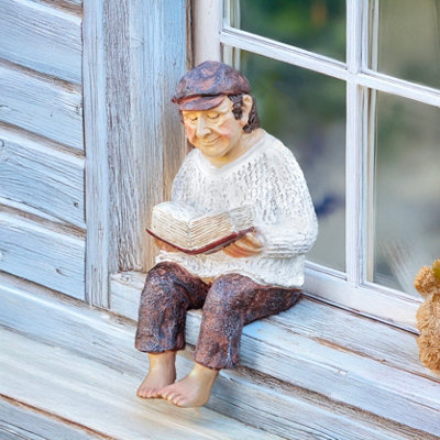 Sitting Grandparent Garden Ornaments Outdoor - Weatherproof Solar Resin Garden Ornament - 3