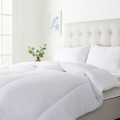 Double quilt and pillows hotsell