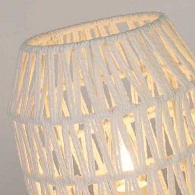 SMALL AND STYLISH WHITE RATTAN TABLE LAMP