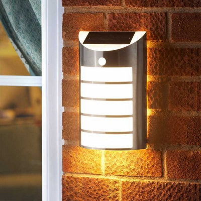 Solar wall deals lights for garden