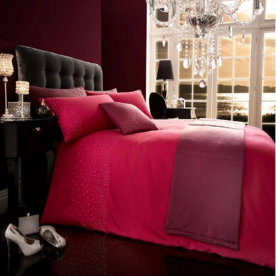 Smart Living Luxury 5PC Complete Bedding Set Duvet Cover, Pillow Pair, Cushion Cover, Bed Runner - Fuchsia