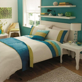 Smart Living Luxury 5PC Complete Bedding Set Duvet Cover, Pillow Pair, Cushion Cover, Bed Runner - Green