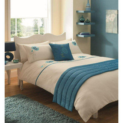 Teal bed hotsell runner and cushions