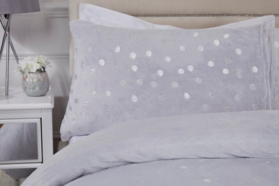 Smart Living Luxury Fleece Polka Dot Duvet Cover with Pillowcases