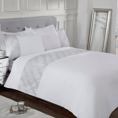 Smart Living Luxury Polycotton Easy Care Bedding Quilt Cover, Textured Duvet Cover Set, Bed Covers - 3D Geo Lurex Jacquard Cuff