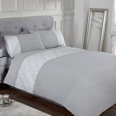 Smart Living Luxury Polycotton Easy Care Bedding Quilt Cover, Textured Duvet Cover Set, Bed Covers - 3D Geo Lurex Jacquard Cuff