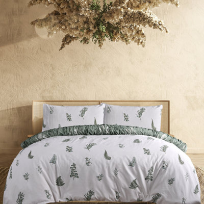 Smart Living Luxury Reversible Polycotton Easy Care Bedding Quilt Cover, Textured Duvet Cover Set, Bed Covers - Fern Rouched