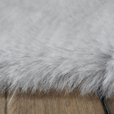 Smart Living Washable Ultra Soft Faux Rabbit Fur Rug, Fluffy Living Room, Kitchen, Bedroom Floor Anti-Slip Mat 60cm x 90cm -Silver