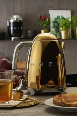 Smeg store kettle gold