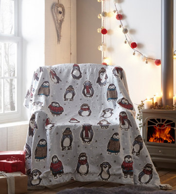 Snowy Penguins Fleece Throw 130 x 170cm DIY at B Q