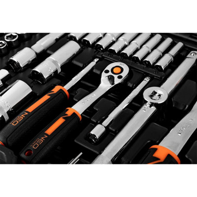 Socket Set 110pc Set 1/4" and 1/2" NEO TOOLS