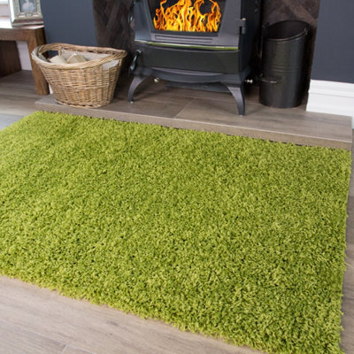 Soft Value Fern Green Shaggy Area Rug 110x160cm | DIY at B&Q
