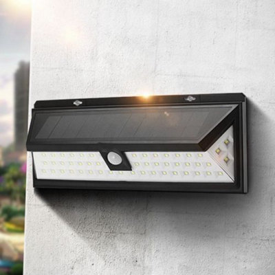 Solar Floodlight with 66 LED's and Motion Sensor