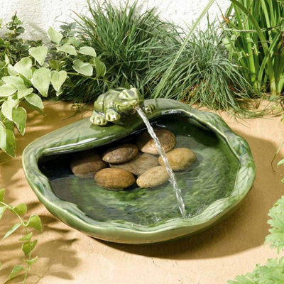 https://www.diy.com/departments/solar-powered-frog-design-cascade-fountain-green-glazed-ceramic-outdoor-garden-water-feature-measures-h16-x-w37-x-d32cm/5053335919887_BQ.prd