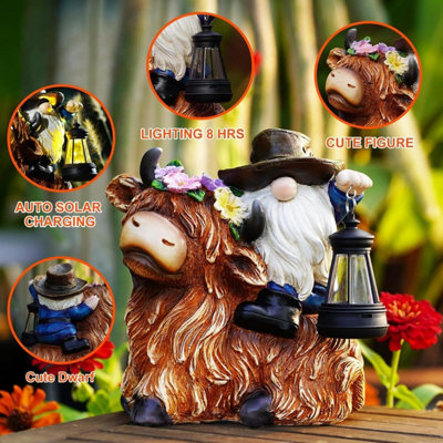 SOLAR-POWERED HIGHLAND COW GARDEN GNOME DECORATIVE LIGHT