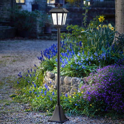 Solar powered outlet pole lamps