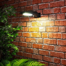 Solar Powered PIR Motion Sensor Street Lamp Style Wall Security Light - 186 Lumen Outdoor Garden Wall Lighting with 3m Detection