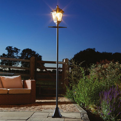 Outdoor freestanding outlet lamp post