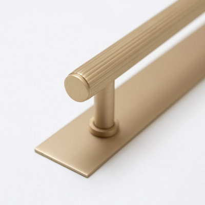 Solid Brass Straight Knurled Kitchen Pull Handles & Knobs - Satin Brass ...