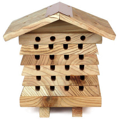Solitary Beehive Mason Hotel In High Quality Cedar