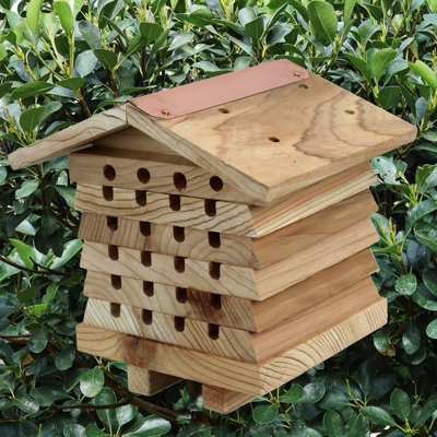 Solitary Beehive Mason Hotel In High Quality Cedar