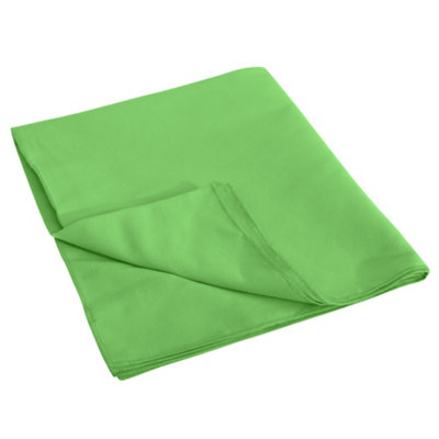 SOLS Atoll 70 Microfibre Bath Towel Apple Green (70 x 120 cm) | DIY at B&Q