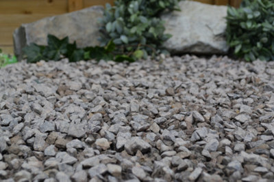 Somerset Grey Chippings Decorative Gravel Bulk Bag