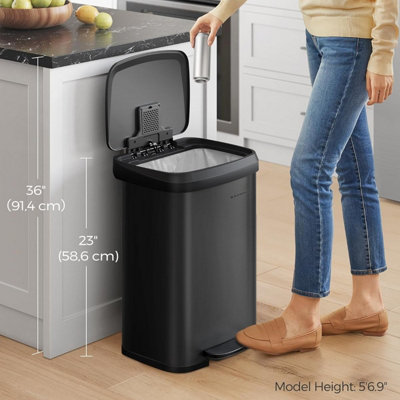 SONGMICS Kitchen Bin, Rubbish Bin, Metal Waste Pedal Bin with Lid, Tall and Large, Black