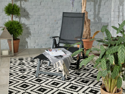 Sorrento Black Textylene Sunlounger with wheels - 3