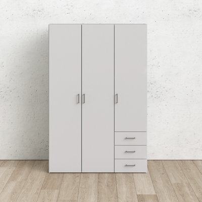 Space wardrobe with 3 doors discount