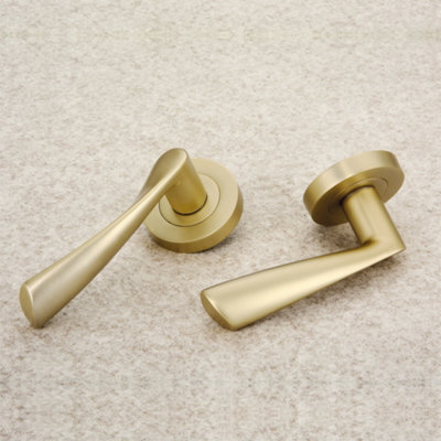 SPIRA BRASS Mercury Lever Door Handle Satin Brass