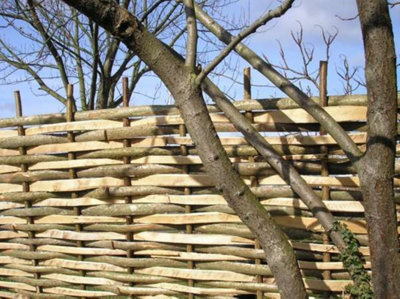 Split Hazel Hurdle Fence Panel Natural 6ft x 6ft Handwoven Weave - 4