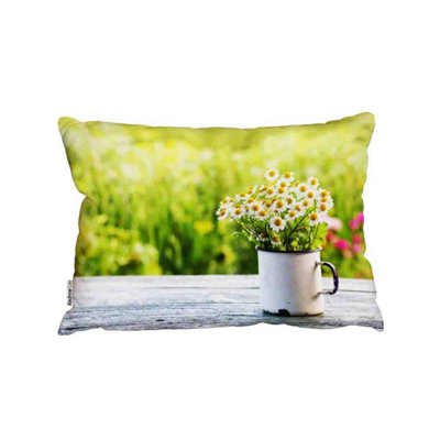 Spring Daisies Outdoor Cushion / 30cm x 45cm