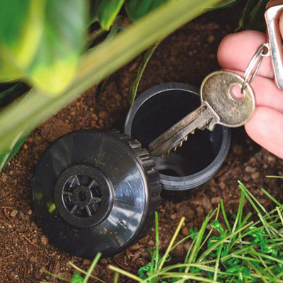 Sprinkler Head Design Key Holder - Outdoor Garden Hardwearing Plastic Weather Resistant Secret Key Safe - Measures 10.5 x 5cm Price Comparisons | Compare The Build