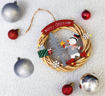 St Helens Home and Garden Battery Powered Wicker Christmas Wreath - 5