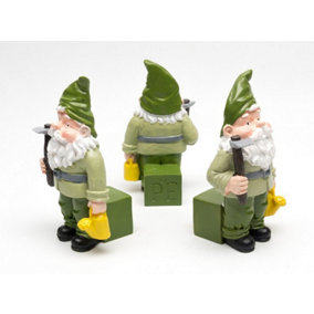 Standing Gnome With Watering Can Plant Pot Feet - Set of 3 - L5 x W5.5 x H12 cm