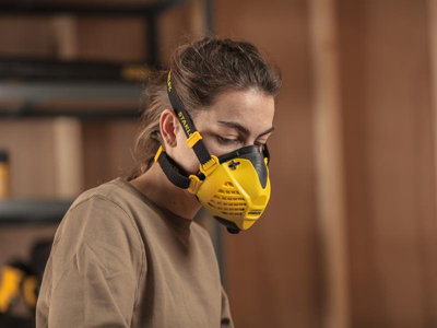 STANLEY P3 R Half Mask Respirator with P3 Filters - M/L Size