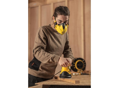 STANLEY P3 R Half Mask Respirator with P3 Filters - M/L Size