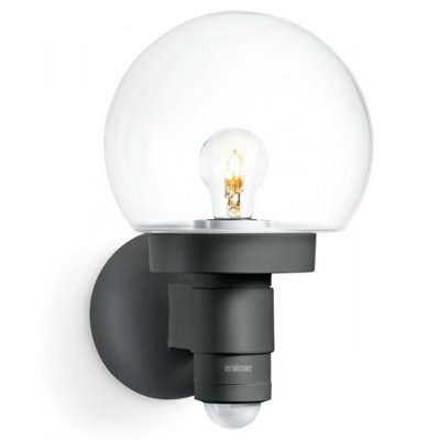 Motion sensor on sale light globe