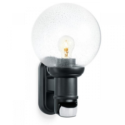 Adjustable motion store sensor light bulb