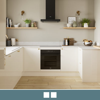 Explore the Stevia gloss cream kitchen, featuring high shine slab doors for easy cleaning.