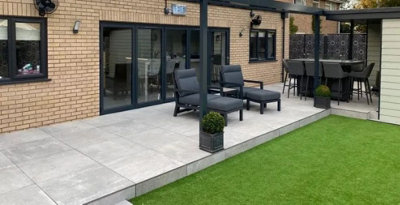 Stone mix Grey 800x800x20mm Outdoor Porcelain Paving. Pack of 34 with coverage of 21.76 sqr mtrs. Summer clerance offer.